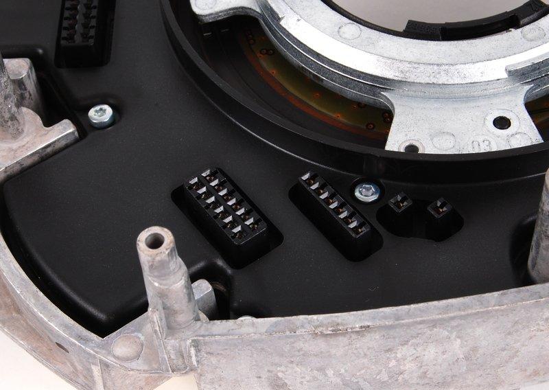 Коммутационный центр в рулевой колонке