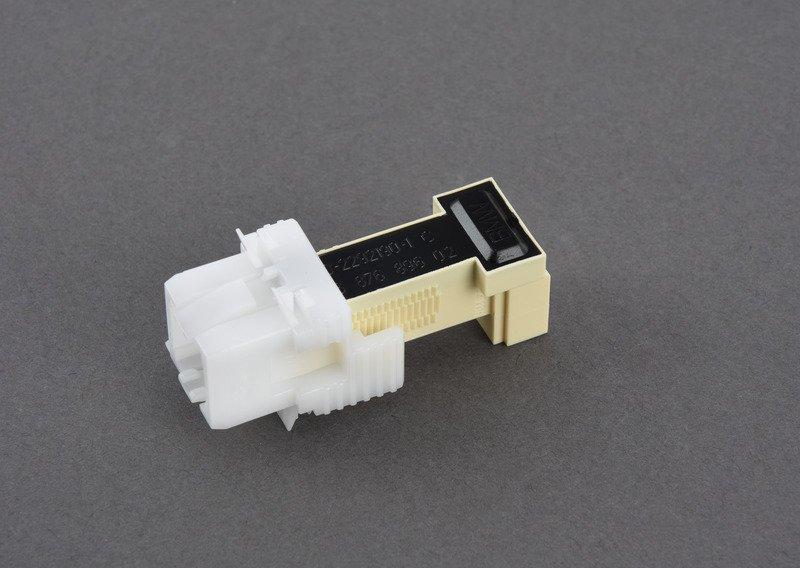 Выключатель стоп-сигналов