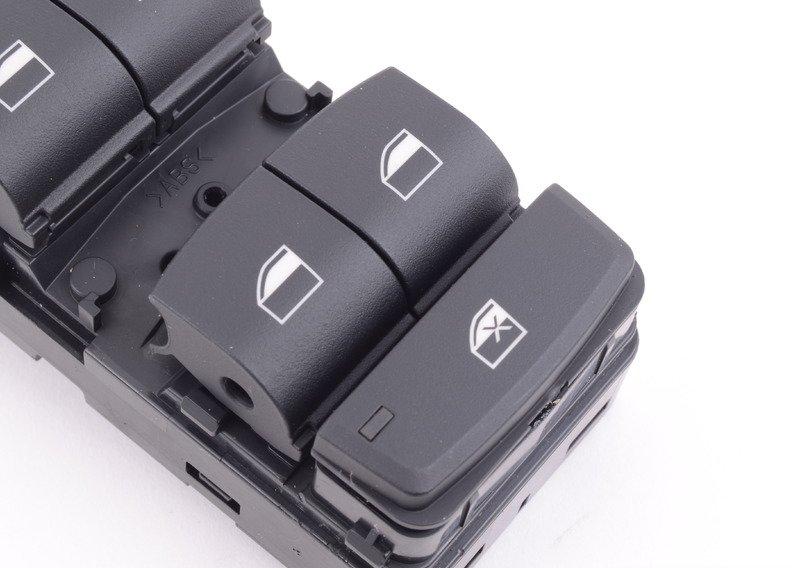 Панель управления комм.центра в двери