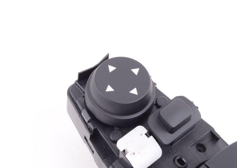 Панель управления комм.центра в двери