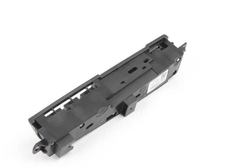 блок под камеру F01 в центр консоли