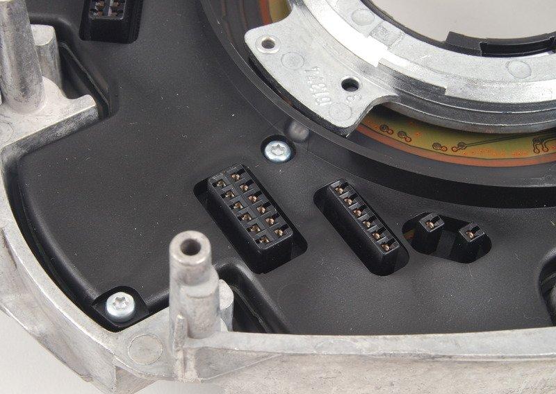 Коммутационный центр в рулевой колонке