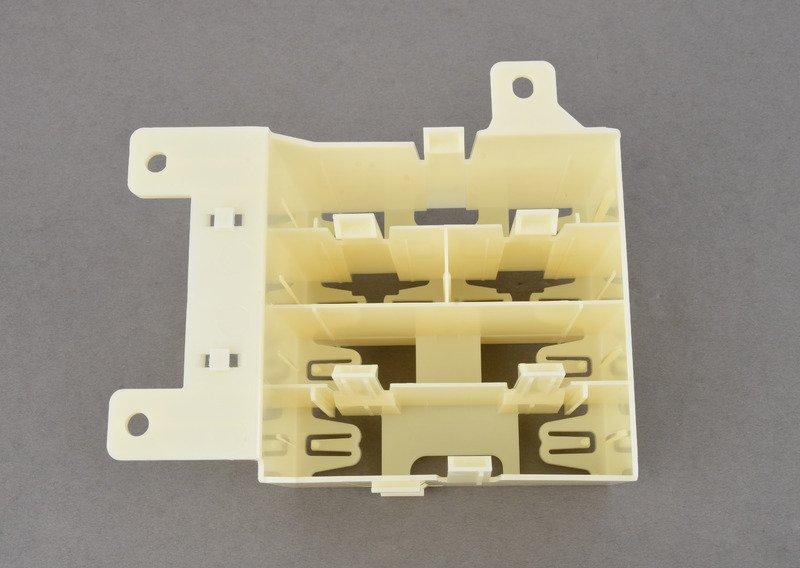 Держатель ЭБУ в багажнике