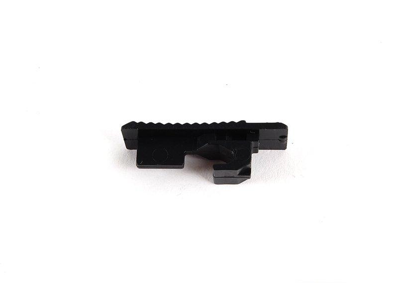 Кнопка блокировки щетки стеклоочистителя  E39