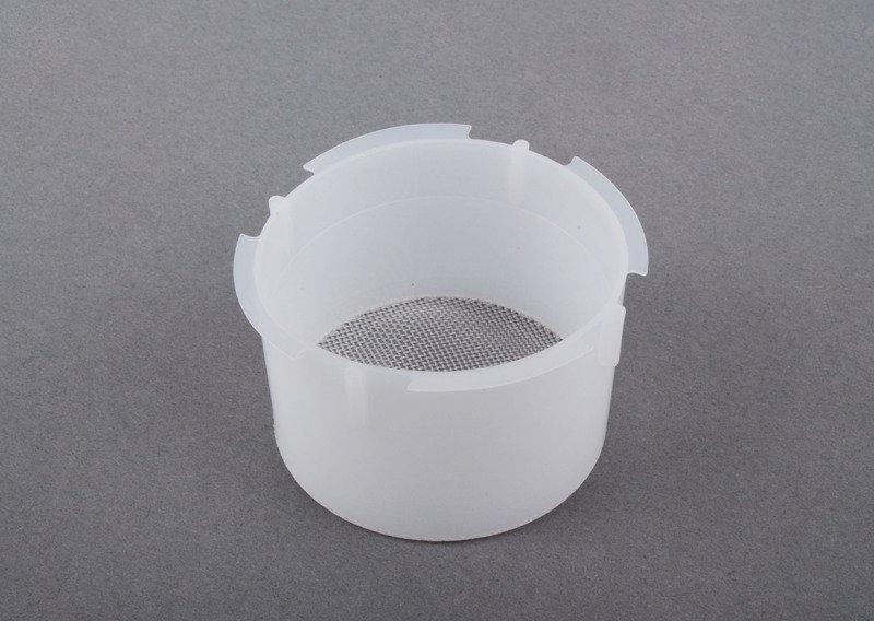 Сетка в бачке для воды