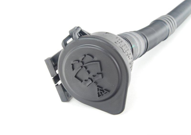 Наливной канал бачка стеклоомывателя