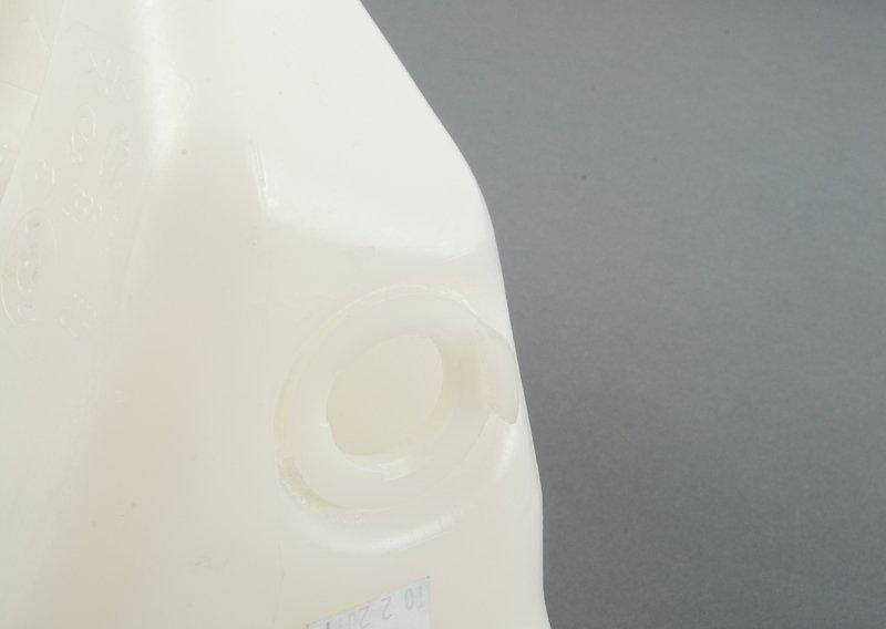 Бачок для жидкости с индикатором уровня