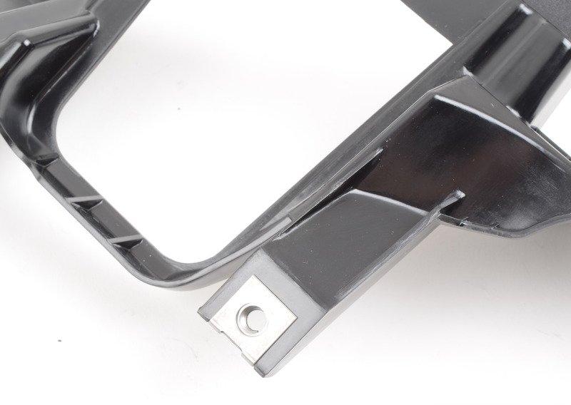 Кронштейн фары Л