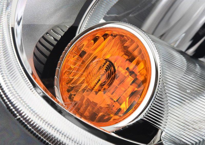 Фара Л, указатель поворота желтый