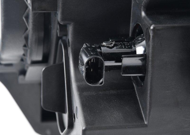 Биксеноновая фара Л