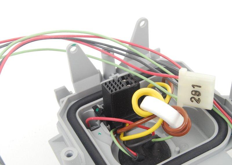 Кронштейн ЭБУ ксеноновой фары Л