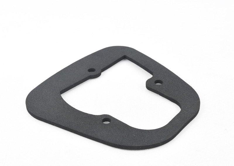 Уплотнитель блока фонарей на крыле