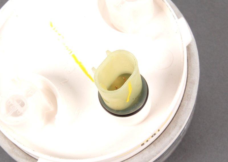 Дополнительный указатель поворота белый