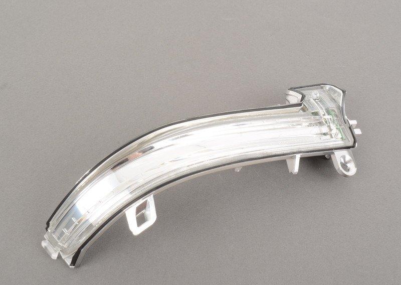 F30 поворотник зеркала левый