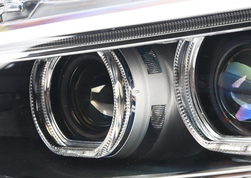 Биксеноновая фара AHL Л