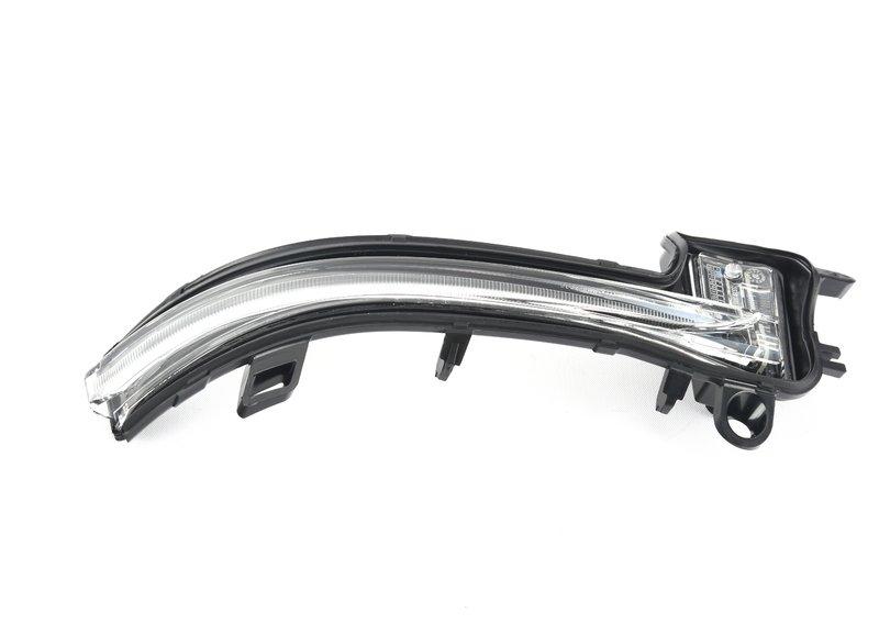 F39/G29 поворотник зеркала левый