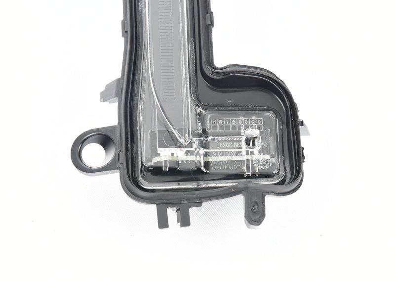 F39/G29 поворотник зеркала левый