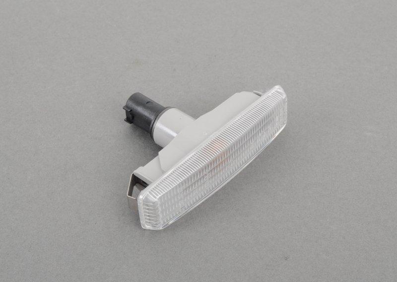 Дополнительный указатель поворота белый