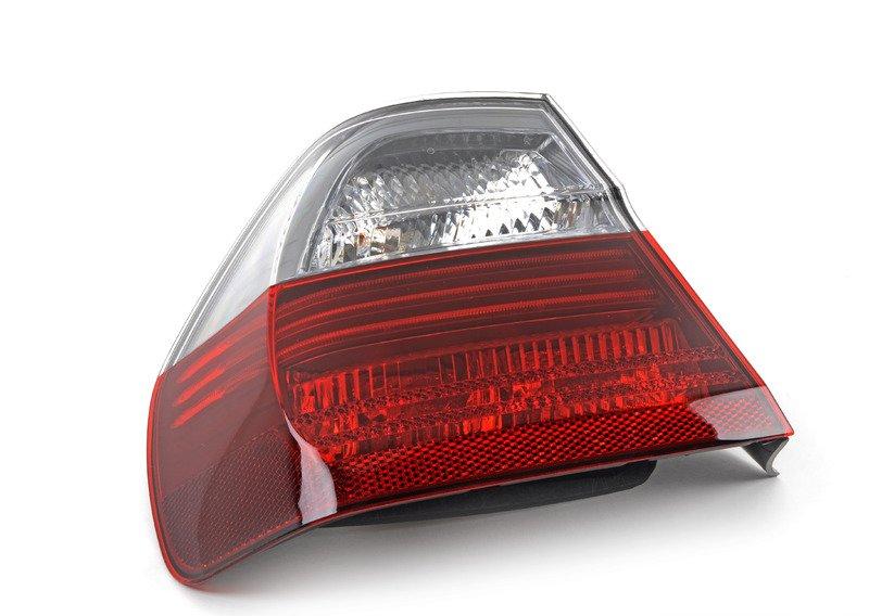 Блок задних фонарей на крыле Л