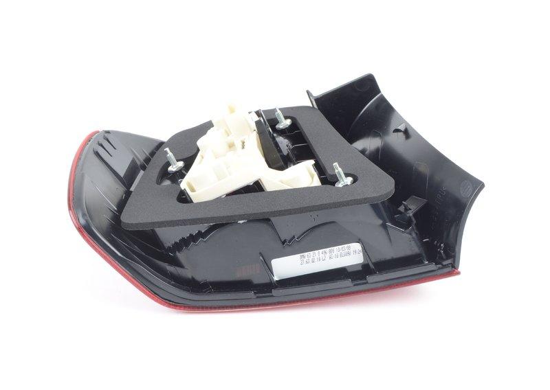 Блок задних фонарей на крыле П