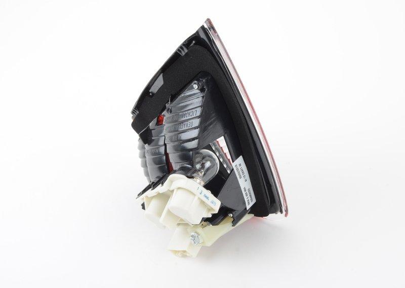 Блок задних фонарей на багажной двери П