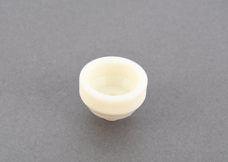 Винт с накатанной головкой