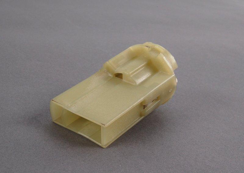 E34/E31 патрон лампы заднего фонаря