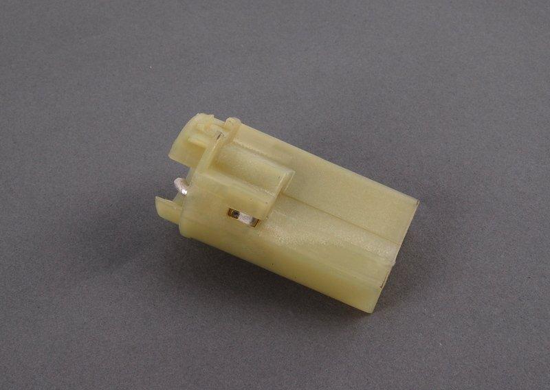 E34/E31 патрон лампы заднего фонаря