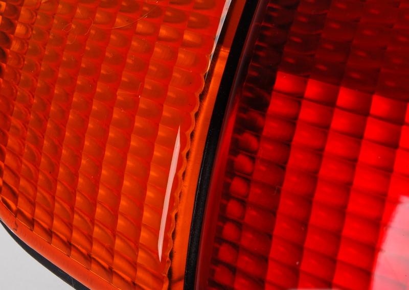 Блок задних фонарей на крыле Л