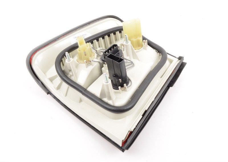 Блок задних фонарей на крыле П