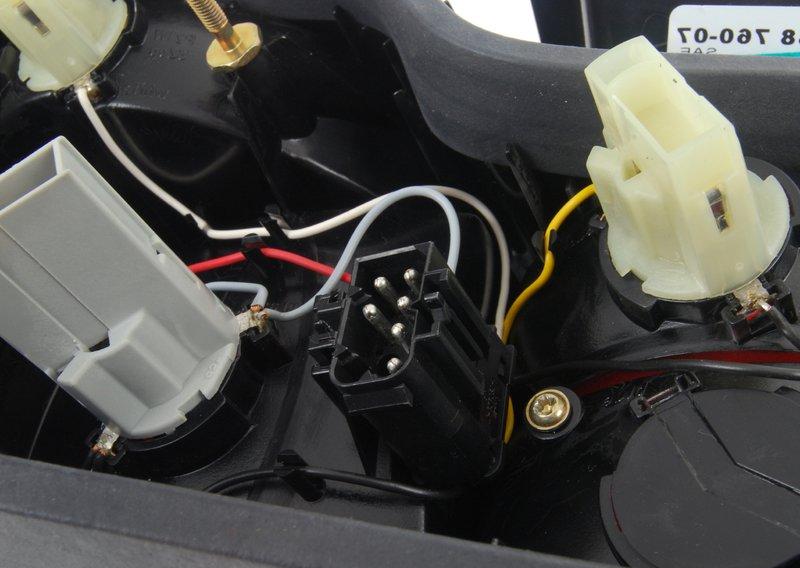 Блок задн.фонарей П, указат.повор.белый