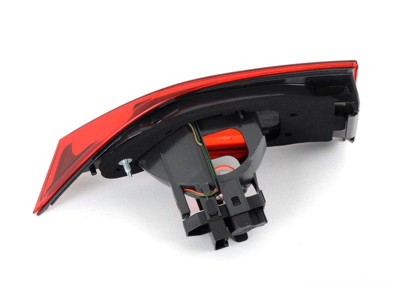 Блок задних фонарей на багажной двери П