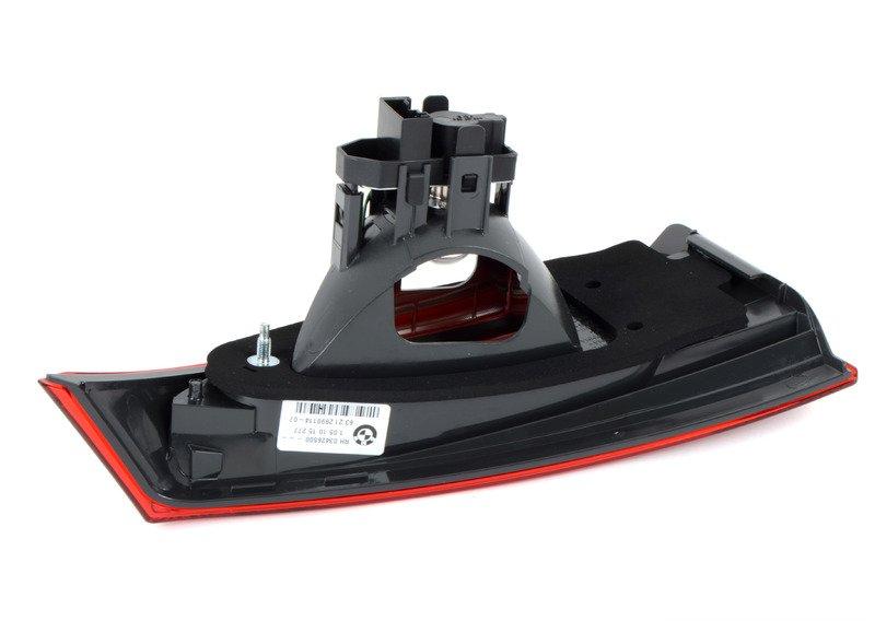 Блок задних фонарей на багажной двери П