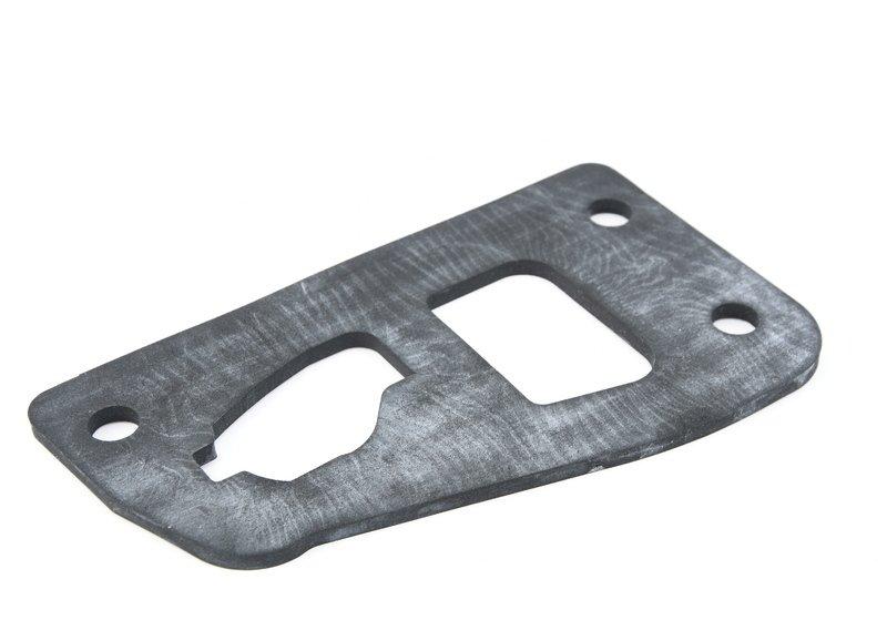 Уплотнитель блока фонарей на крыле