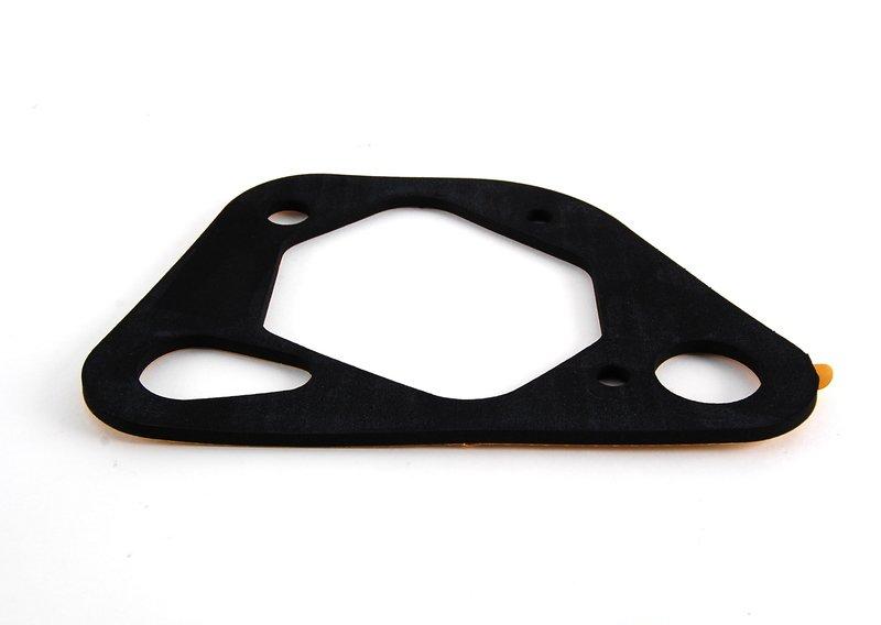 E39 Уплотнитель блока задних фонарей П