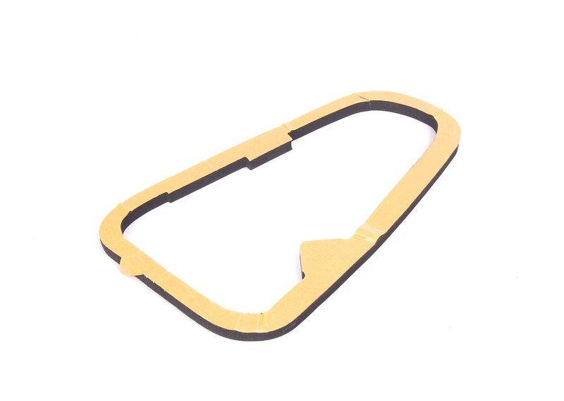 Уплотнитель блока задних фонарей П