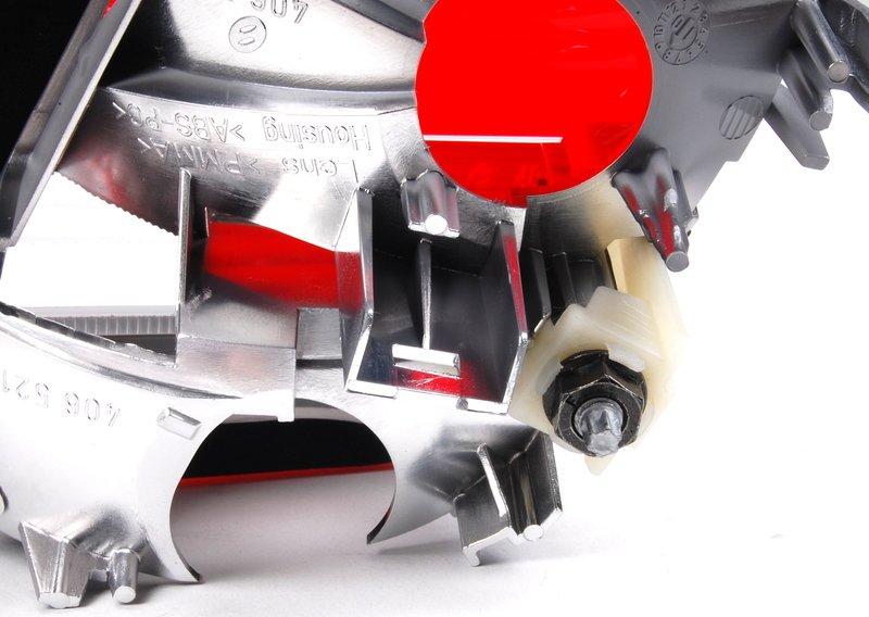 Блок задних фонарей на багажной двери Л