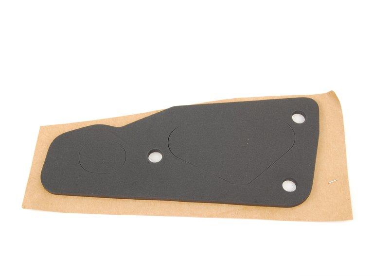 Уплотнитель блока фонарей на крыле Л