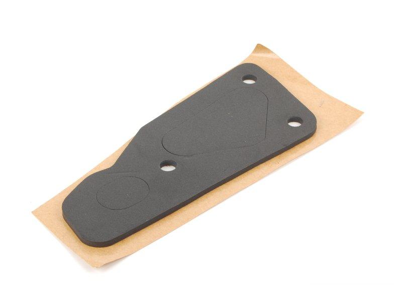 Уплотнитель блока фонарей на крыле Л