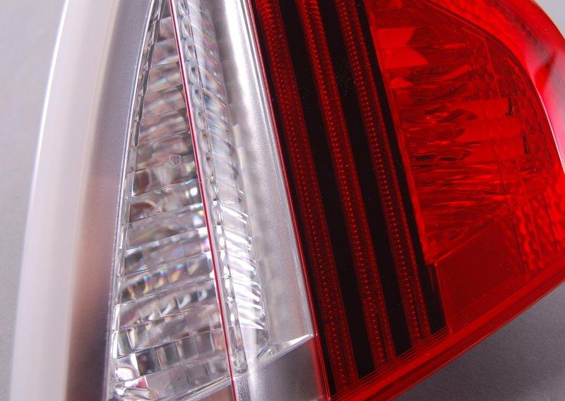 Блок задних фонарей на багажной двери Л