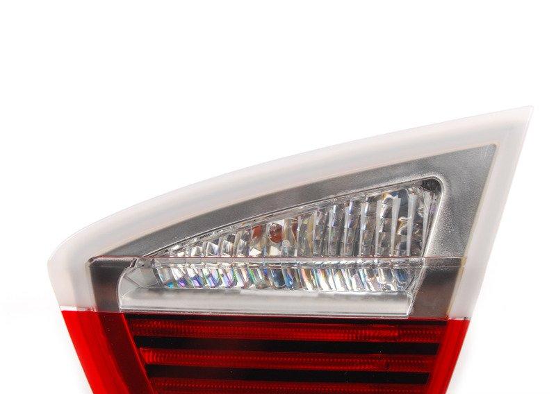 Блок задних фонарей на багажной двери П