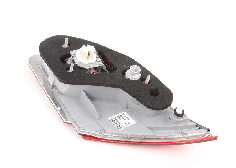 Блок задних фонарей на багажной двери Л