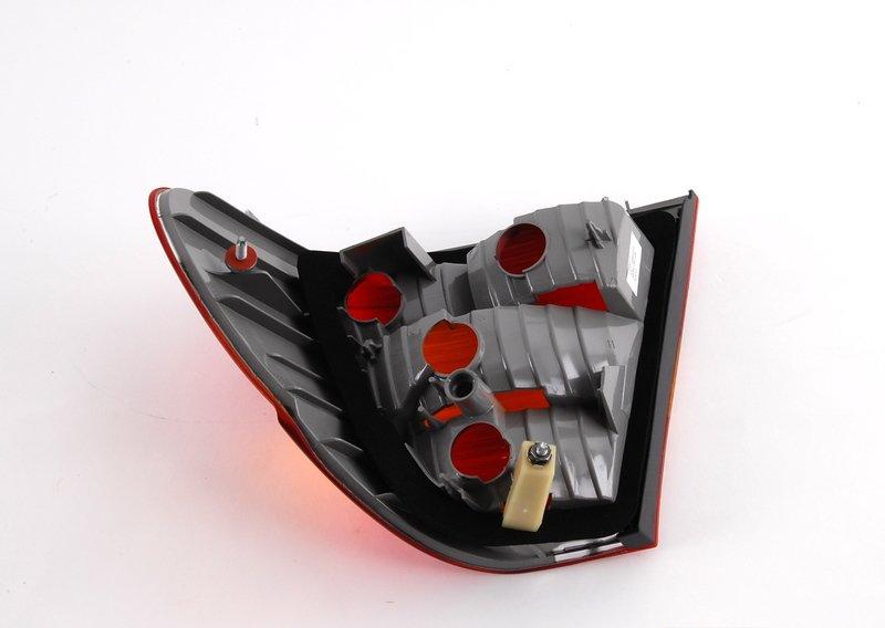 Блок задних фонарей на крыле Л