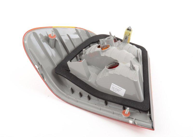 Блок задних фонарей на крыле П