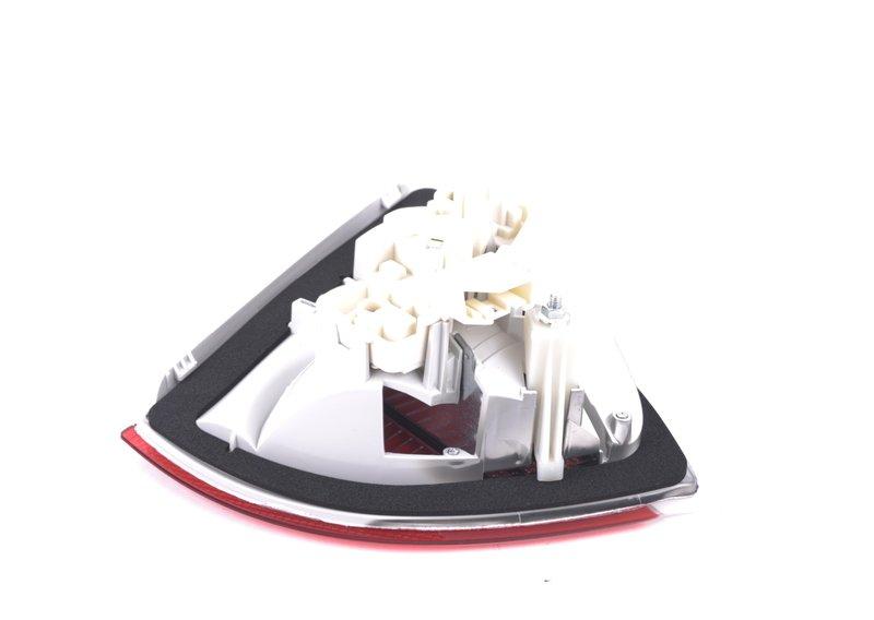 Блок задних фонарей на багажной двери П