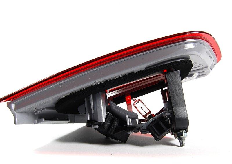 Блок задних фонарей на багажной двери П