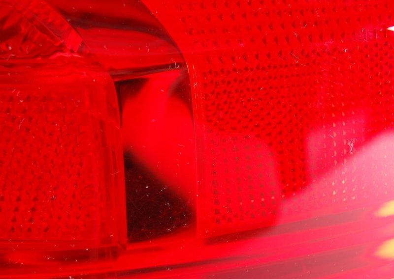 Блок задних фонарей на крыле П