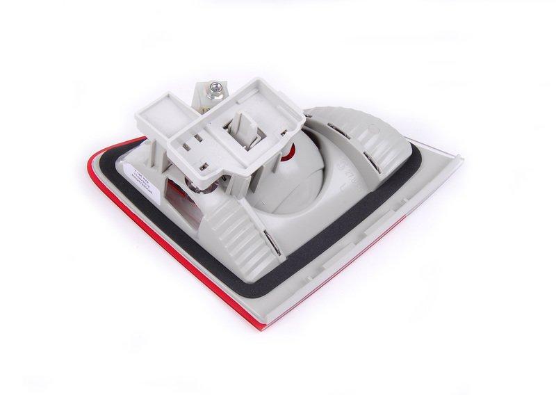 Блок задних фонарей на багажной двери Л