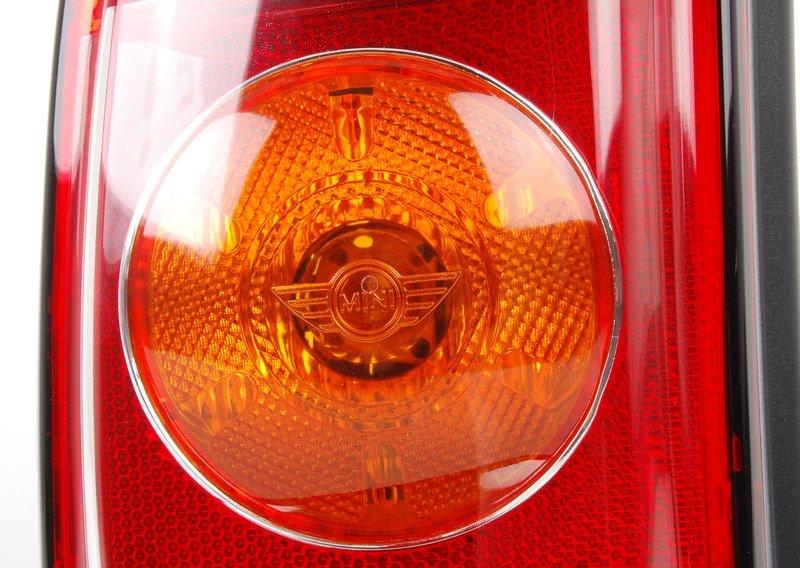 Блок задних фонарей на крыле Л