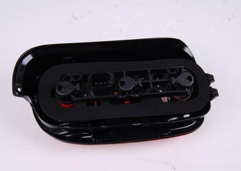 Блок задних фонарей на крыле П